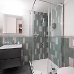 Betweenthelakes Penthouse Apartment *