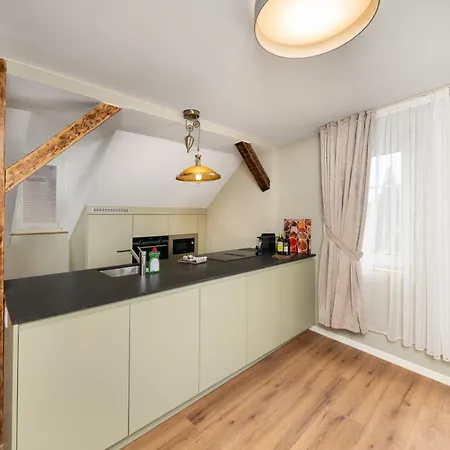 Betweenthelakes Penthouse Appartement *